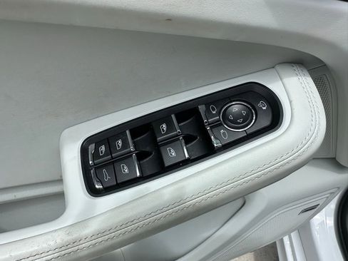 Certified 2023 Porsche Macan S AWD/4WD image 22