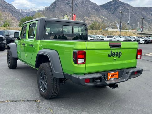 Used 2025 Jeep Gladiator Sport AWD/4WD image 12