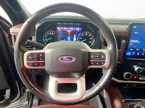 Used 2024 Ford Expedition Limited image 17