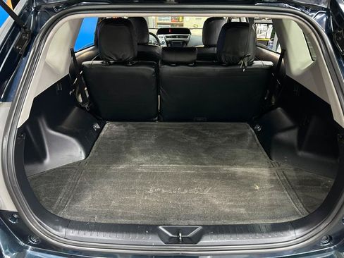 Used 2017 Toyota Prius V Four w/ Carpet Mat Package FWD image 12