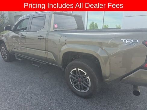 Used 2025 Toyota Tacoma TRD Sport AWD/4WD image 6