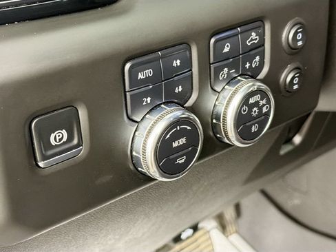 Used 2025 GMC Sierra 2500 AT4 AWD/4WD image 10