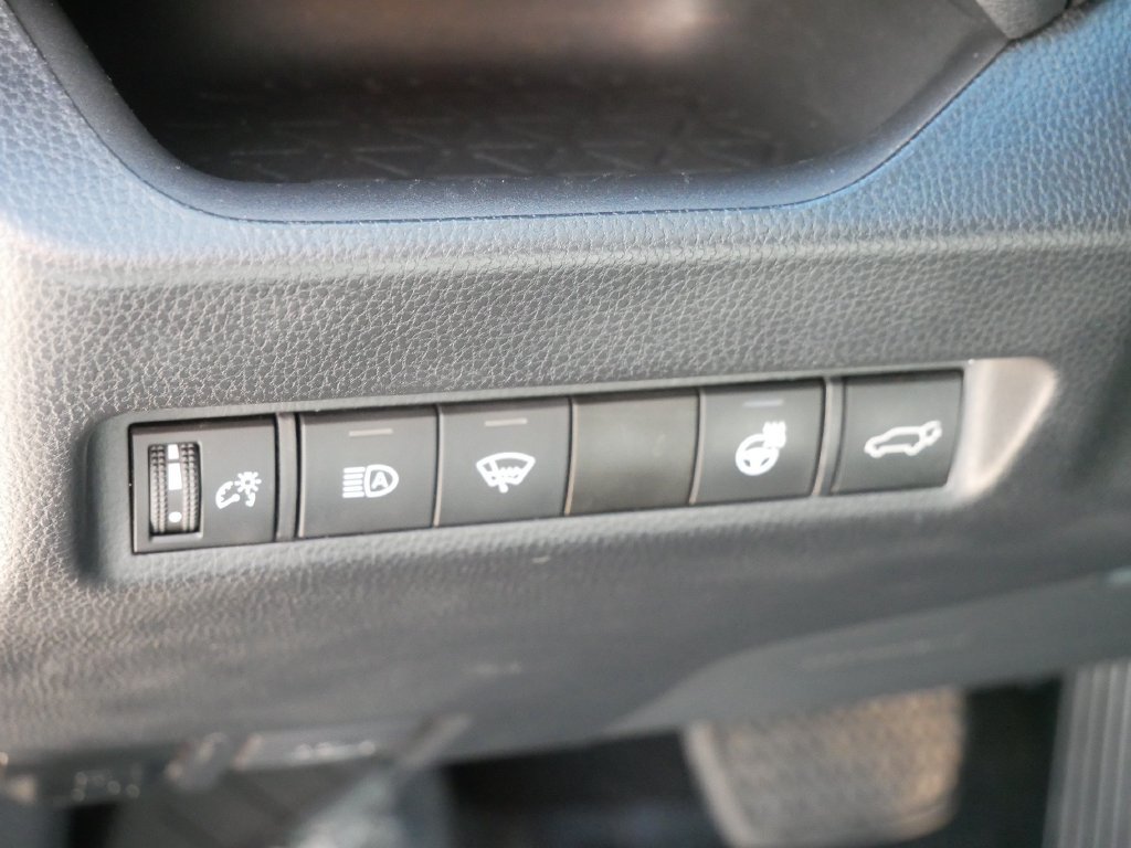 Used 2021 Toyota RAV4 XLE w/ Convenience Package AWD/4WD image 18