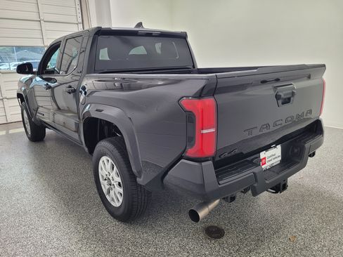 Certified 2026 Toyota Tacoma SR5 AWD/4WD image 5