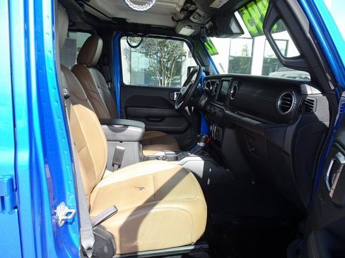 Used 2022 Jeep Wrangler Unlimited Sahara w/ Cold Weather Group image 15