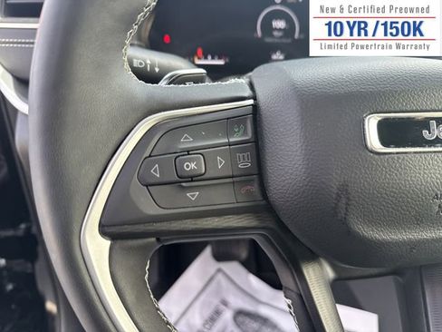 Used 2025 Jeep Grand Cherokee Altitude image 19