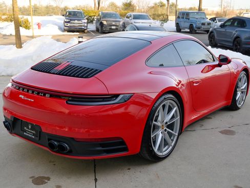 Used 2022 Porsche 911 Carrera image 5