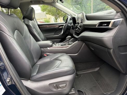 Used 2020 Toyota Highlander Limited AWD/4WD image 32