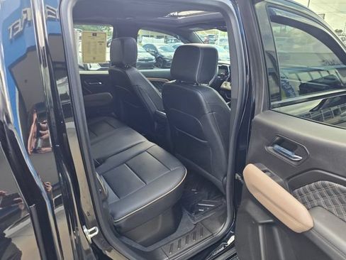 Used 2023 GMC Canyon Denali w/ Denali Black Edition AWD/4WD image 44