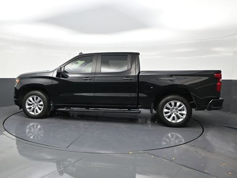 Used 2024 Chevrolet Silverado 1500 Custom RWD image 2