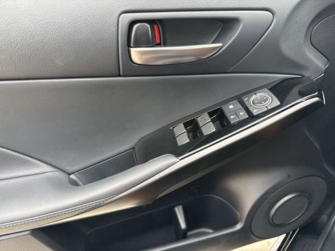 Used 2025 Lexus IS 350 F Sport RWD image 29