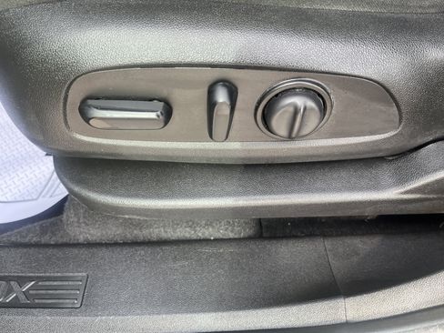 Used 2020 Chevrolet Equinox LT image 10