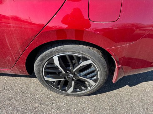 New 2025 Nissan Versa SR w/ Trunk Package image 22