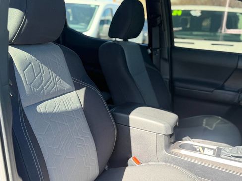 Used 2021 Toyota Tacoma TRD Sport w/ Technology Package image 67