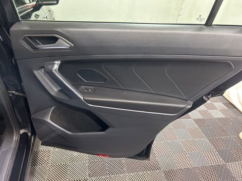 Used 2021 Volkswagen Tiguan SEL Premium R-Line image 16