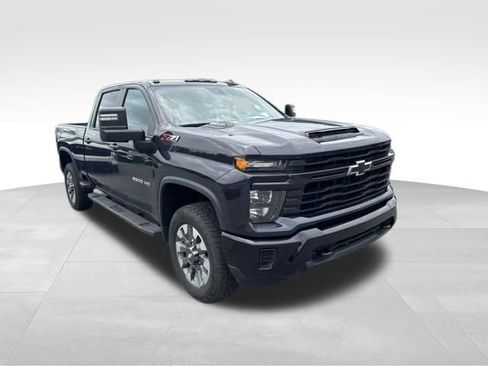 Used 2024 Chevrolet Silverado 2500 Custom w/ Custom Value Package AWD/4WD image 3