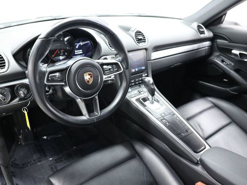 Used 2018 Porsche 718 Cayman RWD image 2