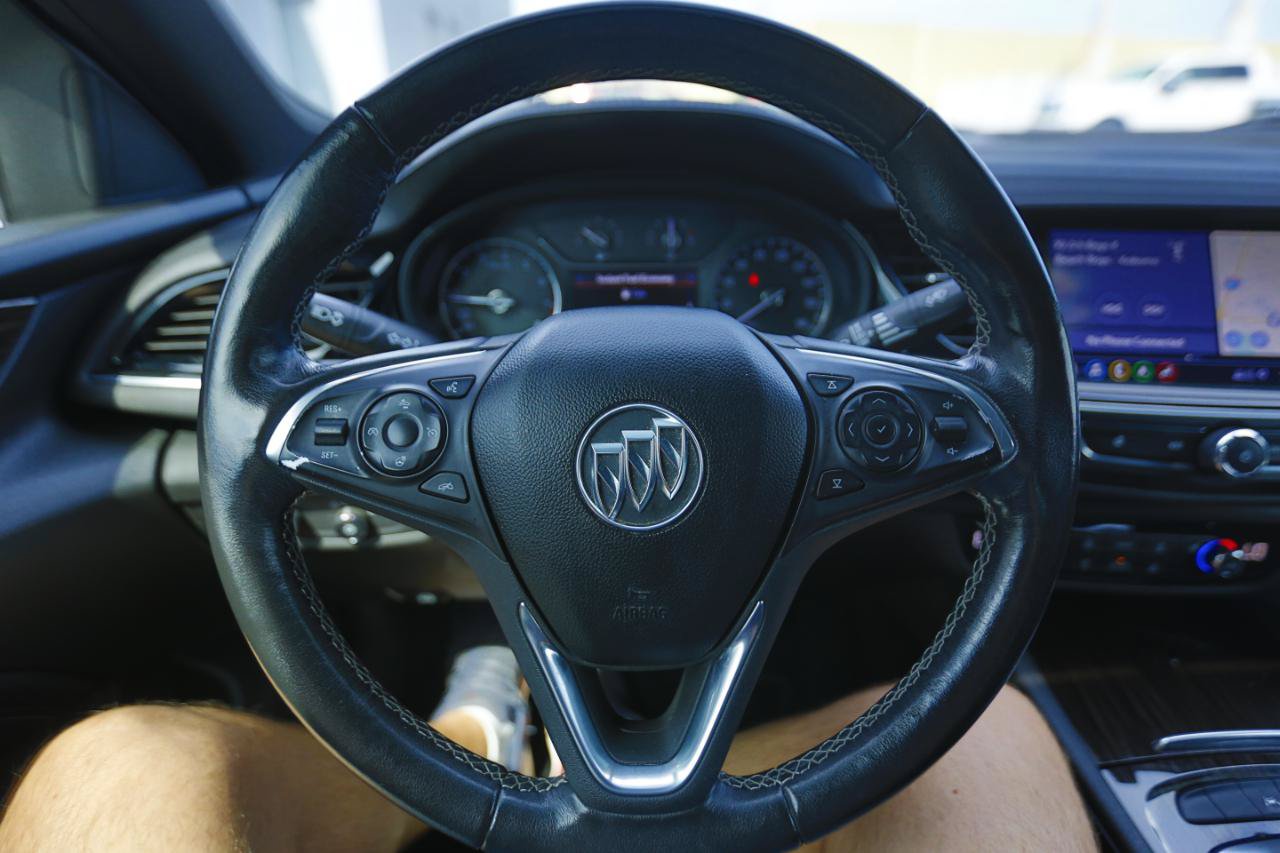 Used 2020 Buick Regal Avenir w/ Driver Confidence Package II FWD image 6