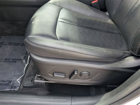 Used 2024 Kia Sorento S image 14