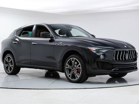 Certified 2023 Maserati Levante GT AWD/4WD image 7