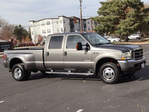 Used 2003 Ford F350 Lariat image 2