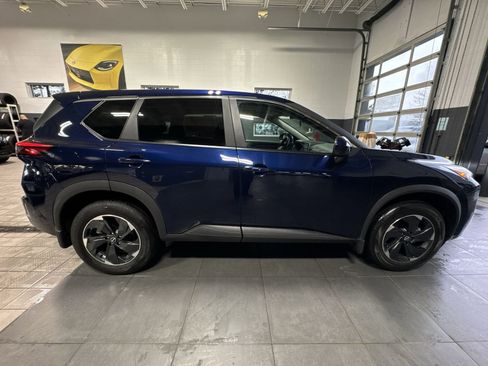 Certified 2026 Nissan Rogue SV AWD/4WD image 42
