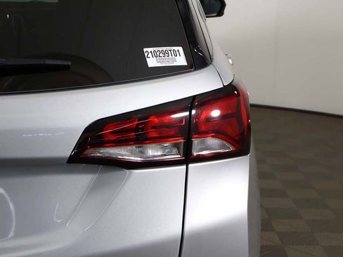 Used 2022 Chevrolet Equinox LT FWD image 16