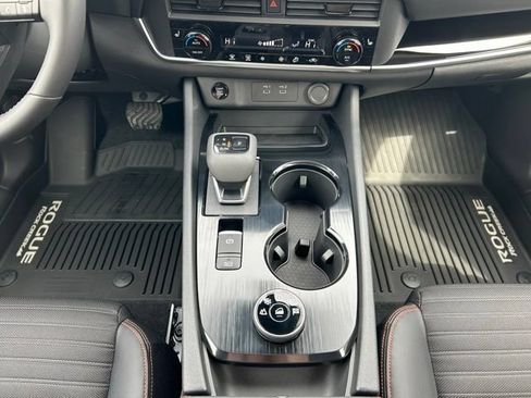 New 2026 Nissan Rogue SV AWD/4WD image 18