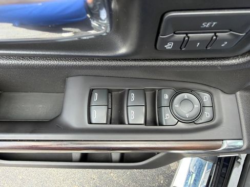 Used 2019 GMC Sierra 1500 SLT w/ SLT Premium Plus Package AWD/4WD image 17