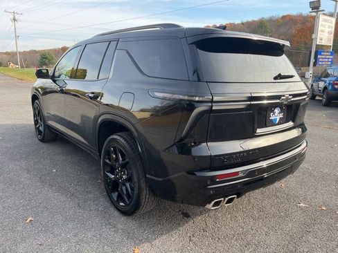 Used 2024 Chevrolet Traverse RS image 9