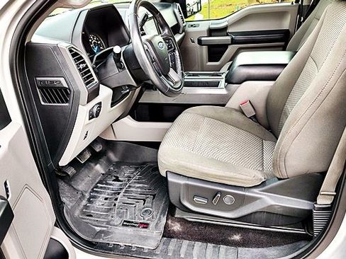 Used 2017 Ford F150 XLT w/ Equipment Group 302A Luxury RWD image 13