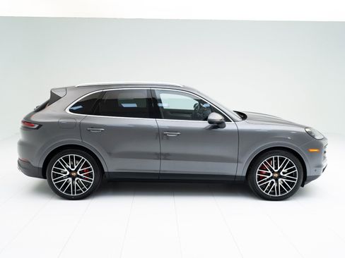 New 2026 Porsche Cayenne S image 8