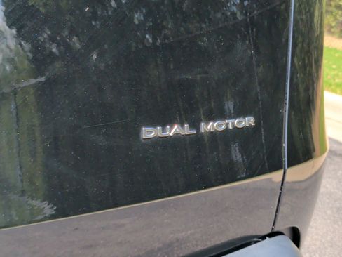 Used 2026 Tesla Model Y AWD image 11
