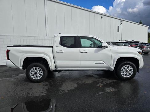 New 2025 Toyota Tacoma SR5 image 2