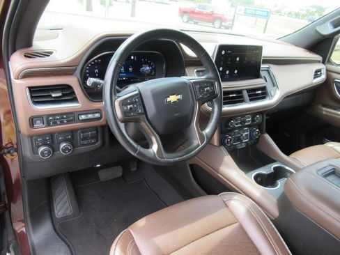 Used 2022 Chevrolet Suburban High Country image 14