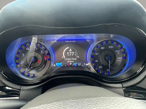 Used 2018 Chrysler 300 S w/ 300S Premium Group RWD image 16