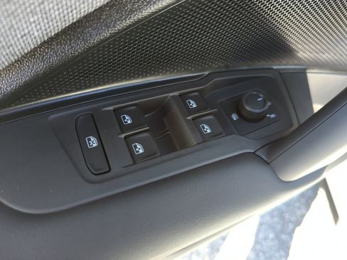 New 2026 Volkswagen Tiguan S image 25