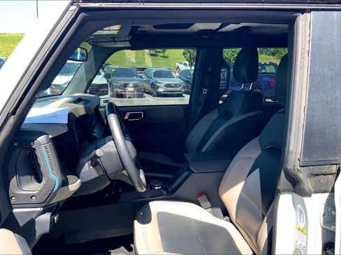 Used 2024 Ford Bronco Wildtrak AWD/4WD image 9