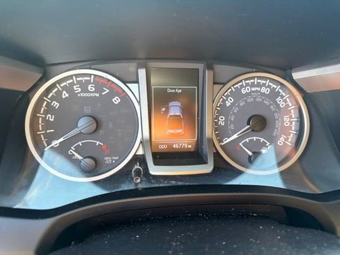 Used 2023 Toyota Tacoma SR5 AWD/4WD image 13