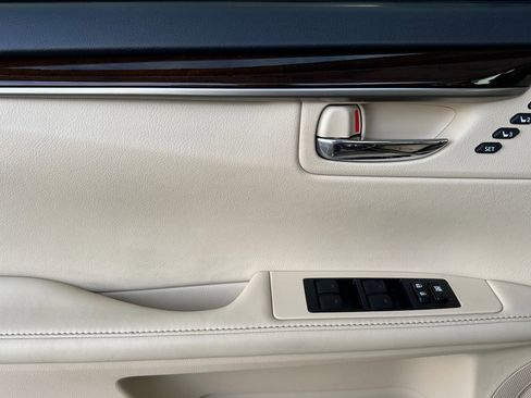 Used 2015 Lexus ES 350 image 11