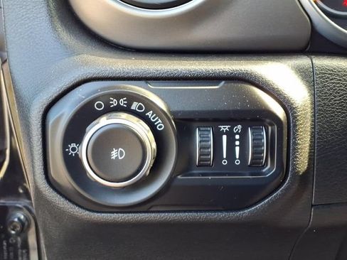 Used 2018 Jeep Wrangler Unlimited Sport S AWD/4WD image 12