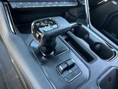 Used 2025 GMC Sierra 1500 AT4 w/ AT4 Premium Package AWD/4WD image 16