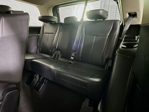 Used 2024 Ford Expedition XLT image 30