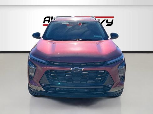 Used 2024 Chevrolet Trax ACTIV w/ Driver Confidence Package FWD image 2