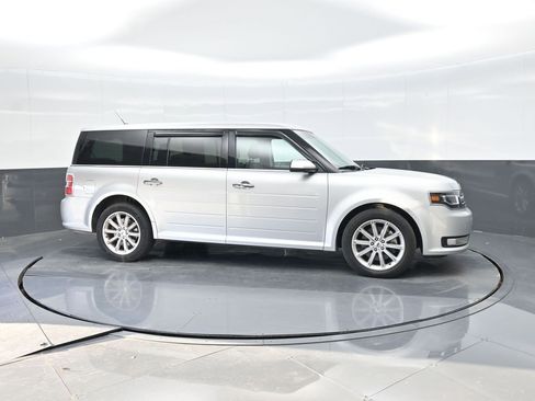 Certified 2019 Ford Flex Limited image 11
