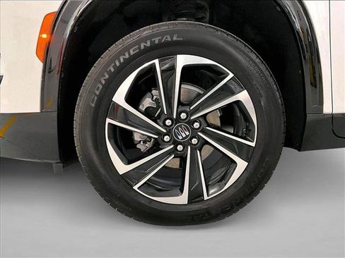 Used 2025 Buick Enclave Sport Touring w/ Power Package FWD image 10