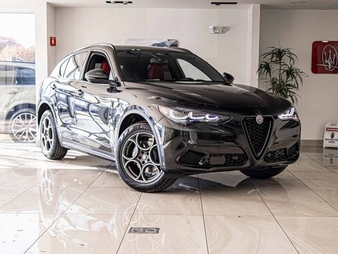 New 2025 Alfa Romeo Stelvio Sprint image 5