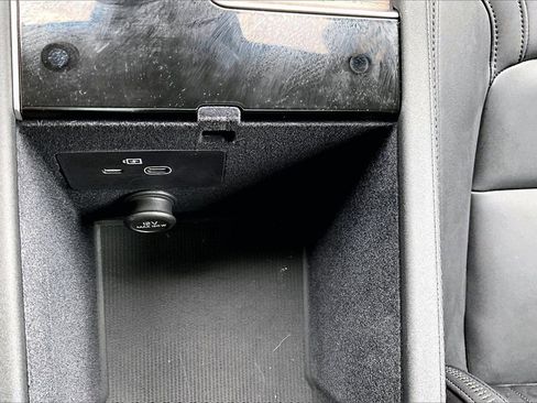 Certified 2026 Volvo XC90 B6 Plus w/ Protection Package Premier image 16