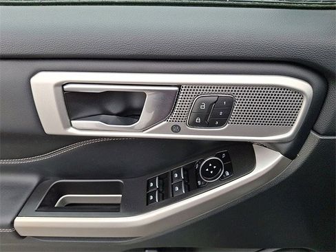 Certified 2022 Ford Explorer Limited w/ Equipment Group 301A image 10