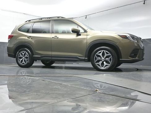 Certified 2023 Subaru Forester Premium AWD/4WD image 31